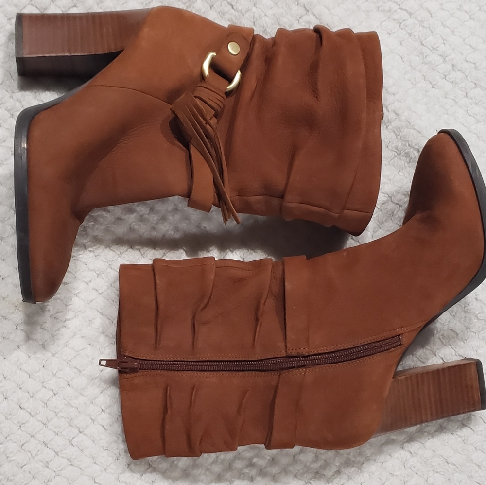 Boots - Picture 7 of 7